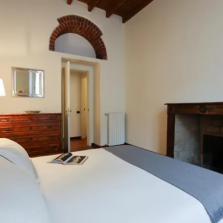Daire Hacca Collection - Corso Magenta, Unique And Charming 2br Milano