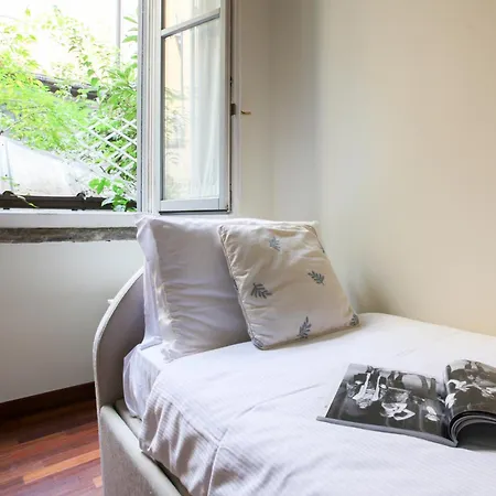 Hacca Collection - Corso Magenta, Unique And Charming 2br *