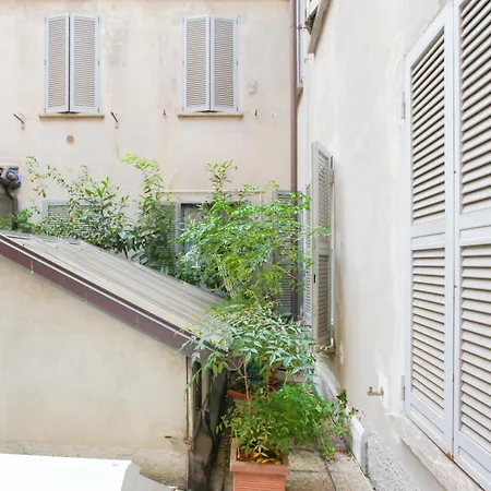 Daire Hacca Collection - Corso Magenta, Unique And Charming 2br Milano