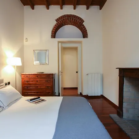 Daire Hacca Collection - Corso Magenta, Unique And Charming 2br Milano